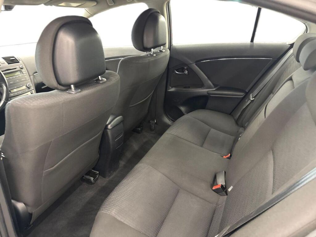 Toyota Avensis 2009 Harmaa