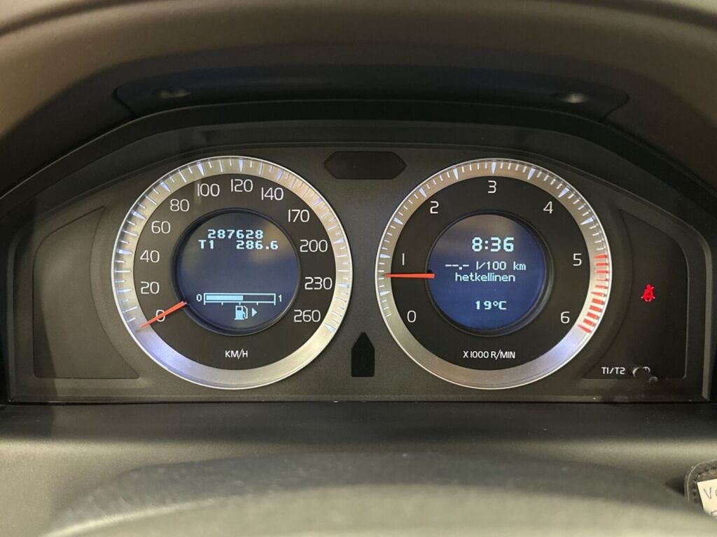 Volvo XC60 2009 Ruskea (beige)