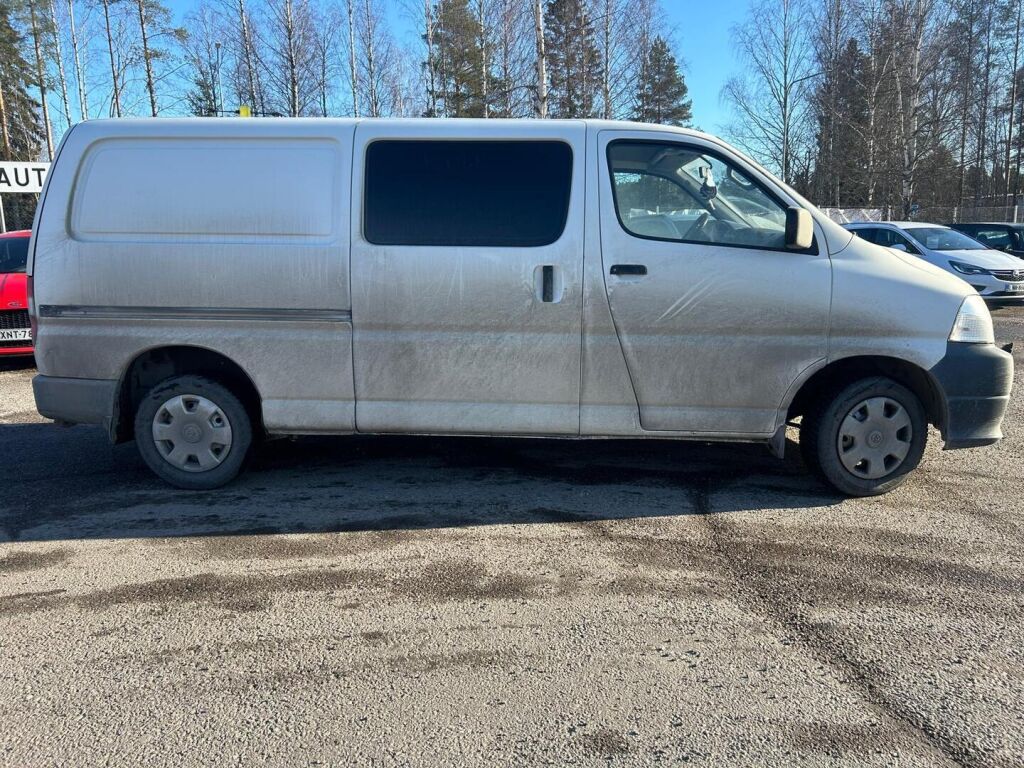 Toyota Hiace 2009 Valkoinen