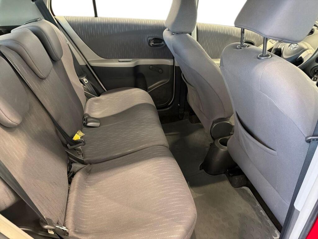 Toyota Yaris 2009 Punainen