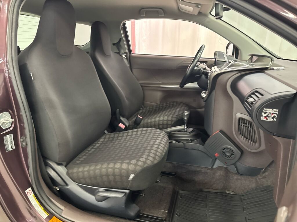 Toyota iQ 2009 Violetti