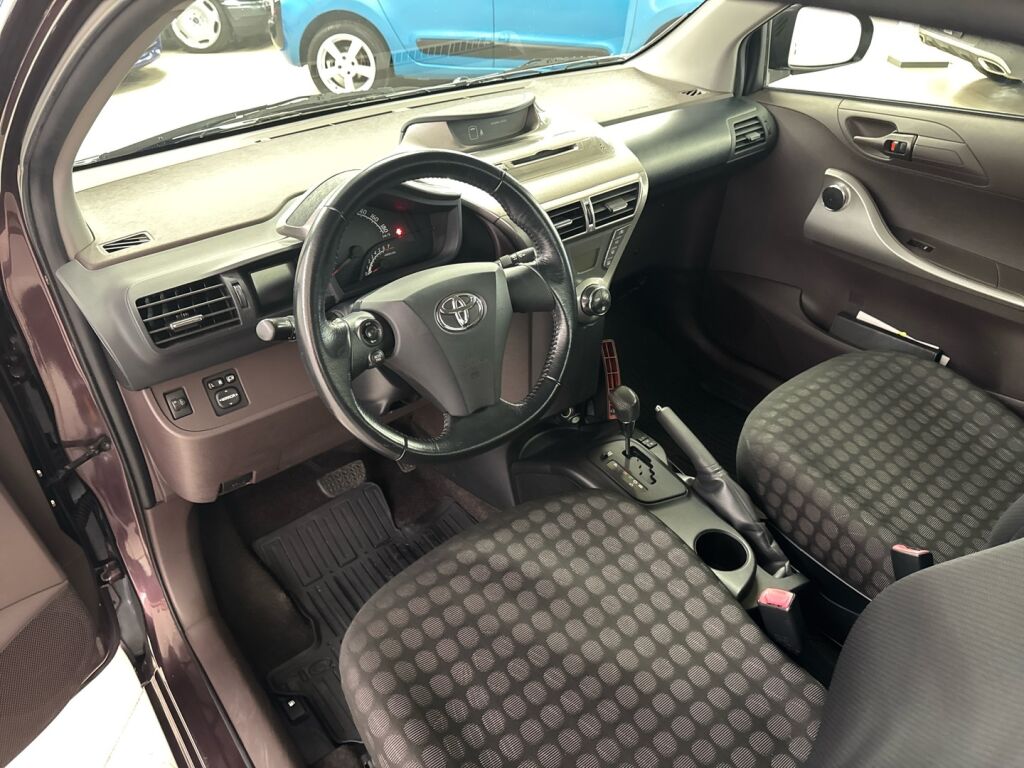 Toyota iQ 2009 Violetti
