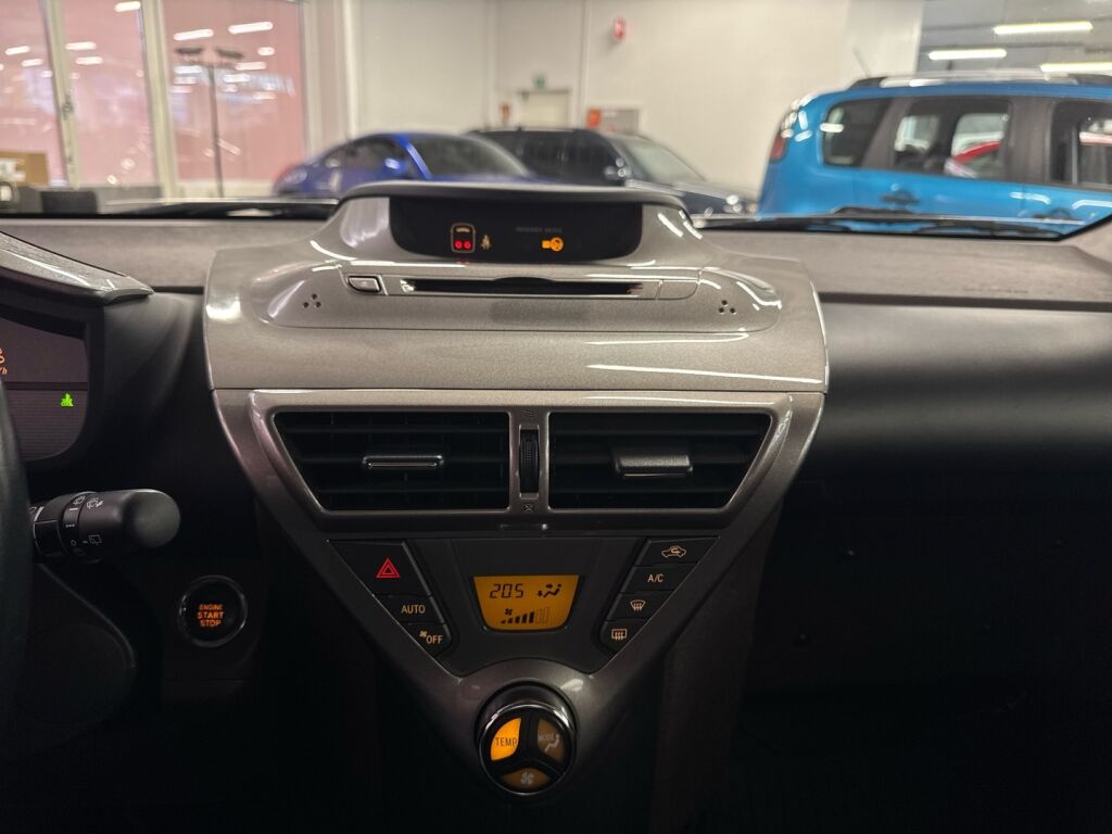 Toyota iQ 2009 Violetti