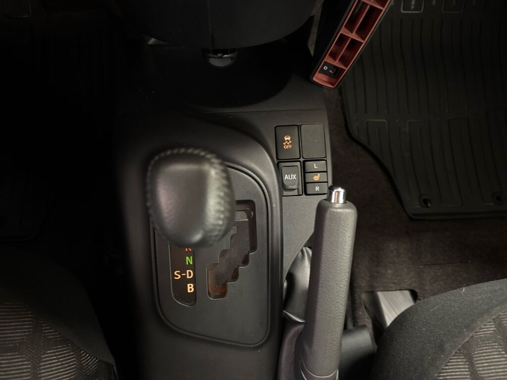 Toyota iQ 2009 Violetti