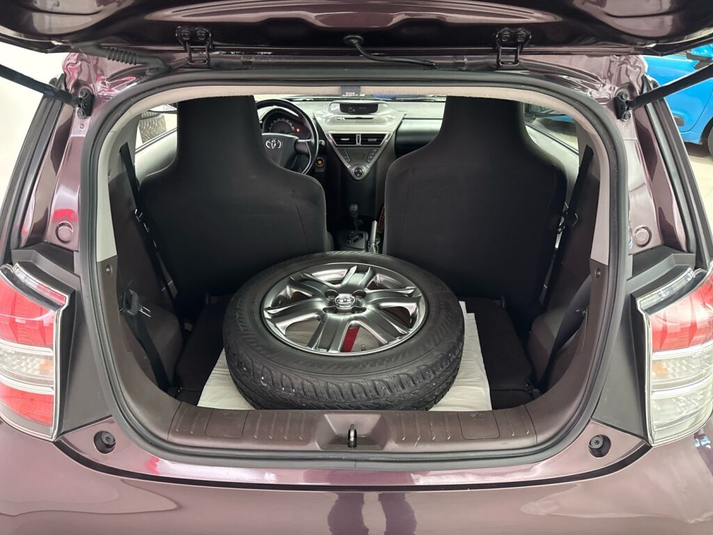 Toyota iQ 2009 Violetti