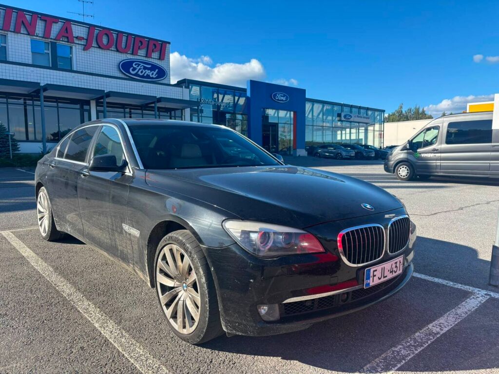 BMW 750 2009 Musta