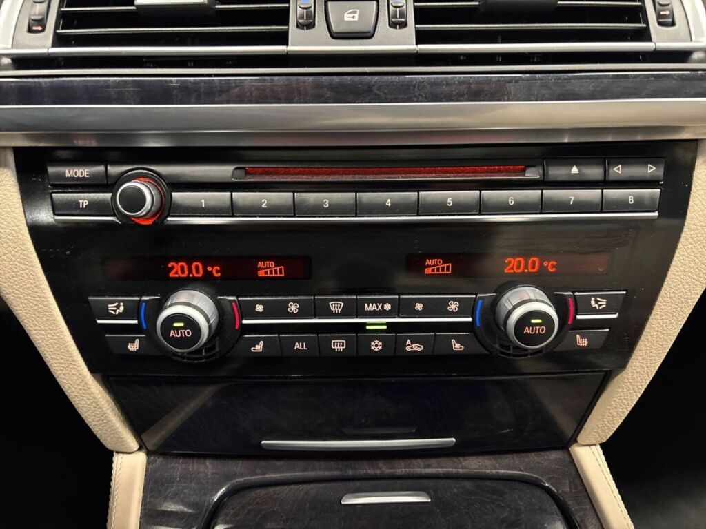 BMW 750 2009 Musta