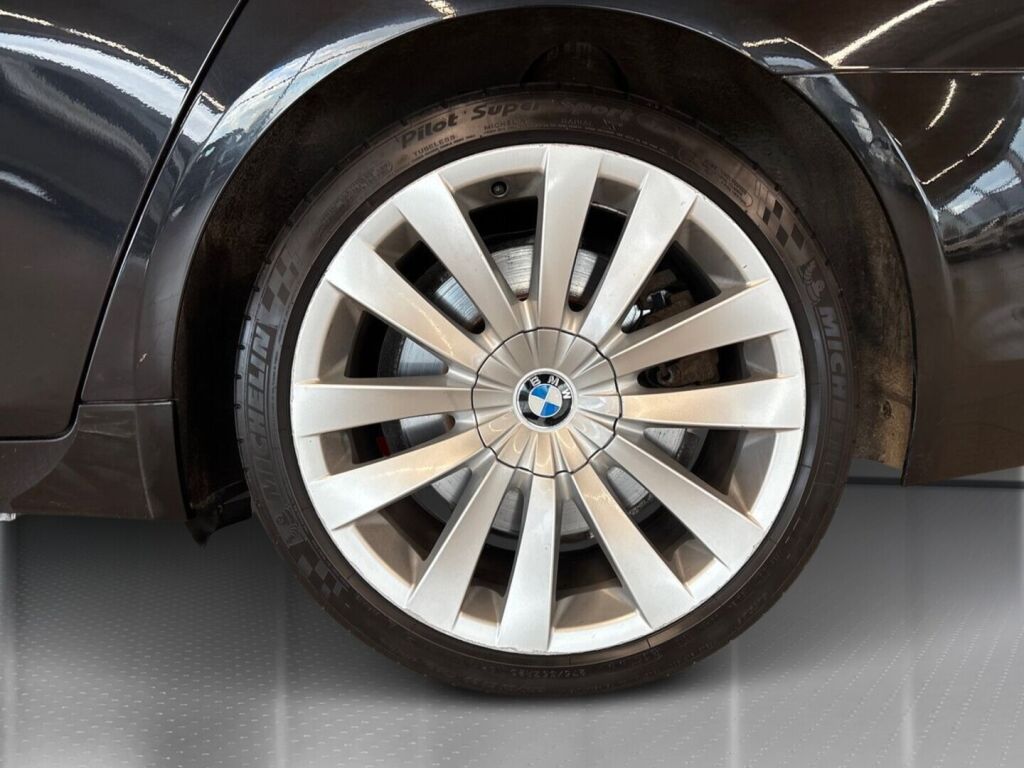 BMW 750 2009 Musta