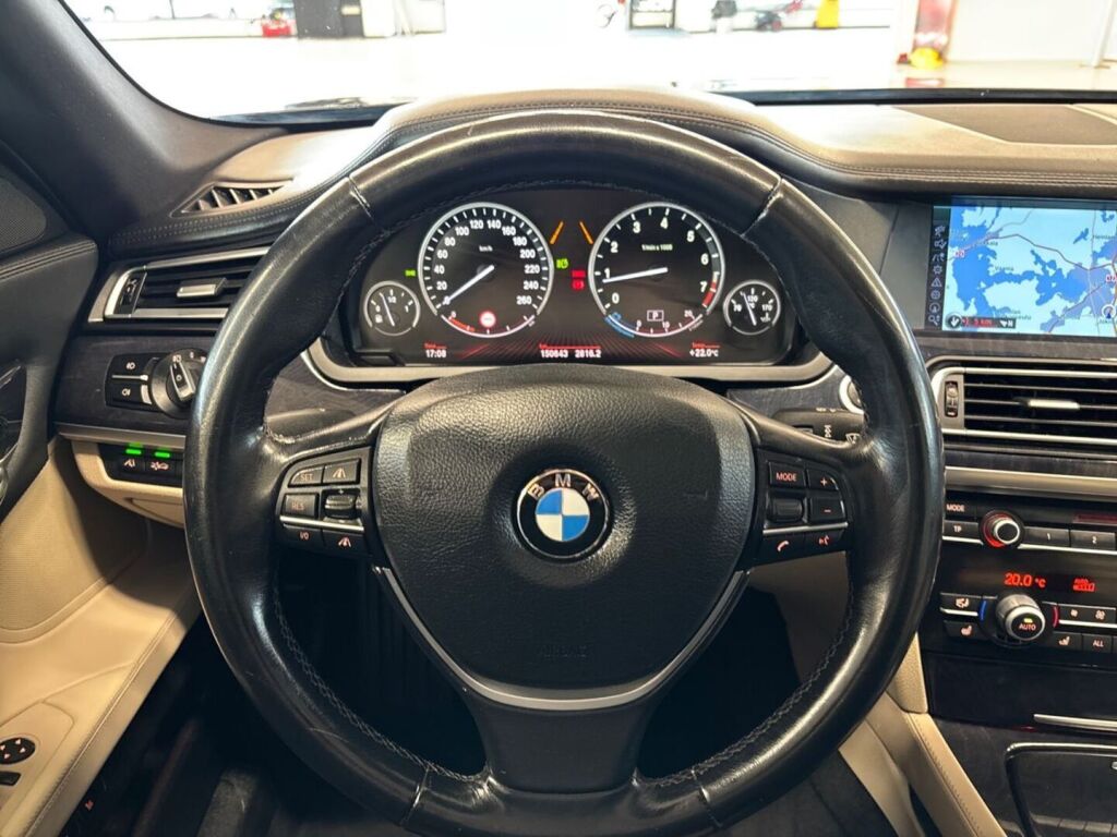 BMW 750 2009 Musta