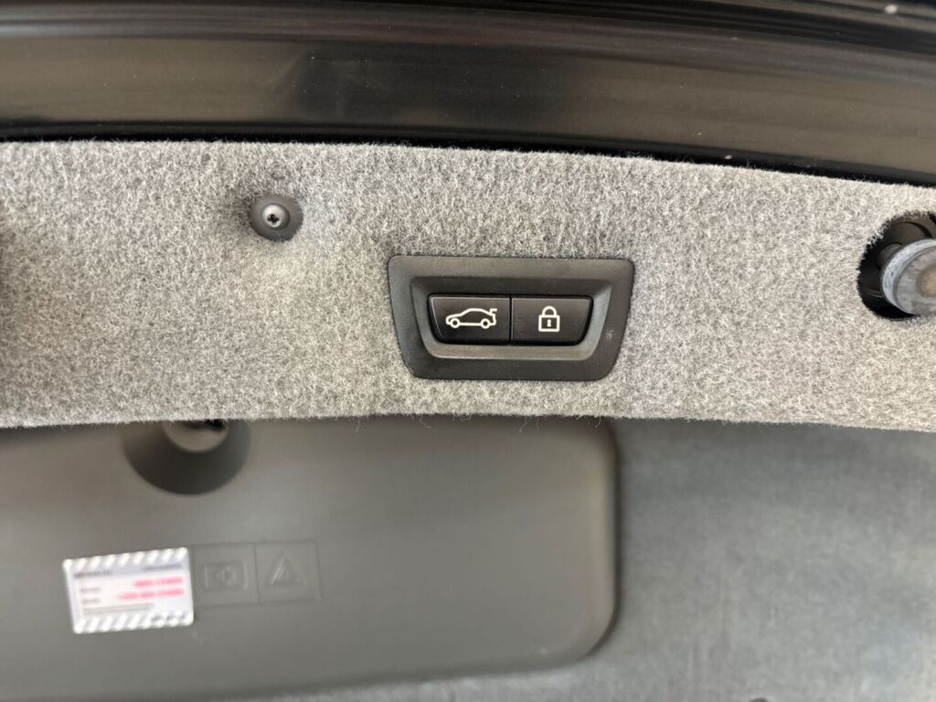 BMW 750 2009 Musta