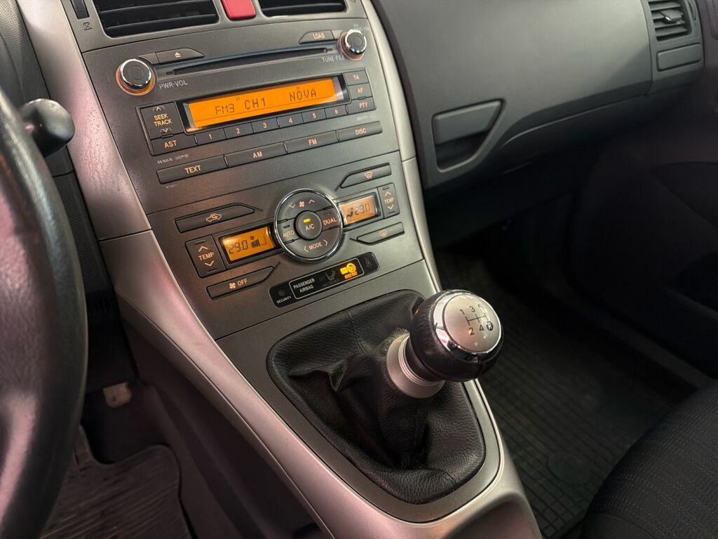 Toyota Auris 2009 Musta