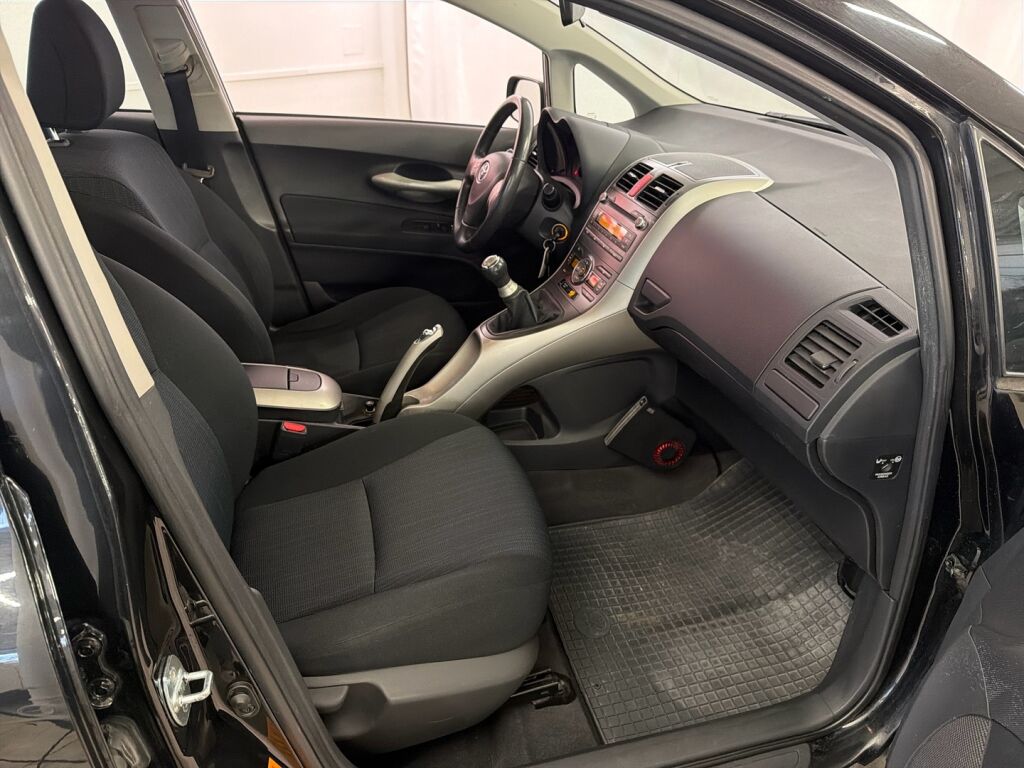 Toyota Auris 2009 Musta