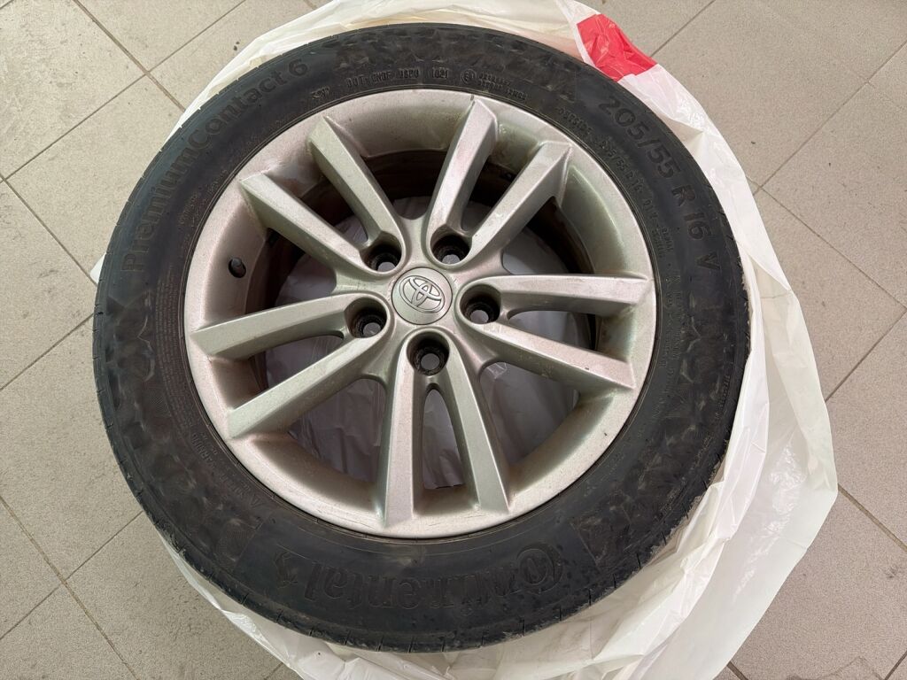 Toyota Auris 2009 Musta