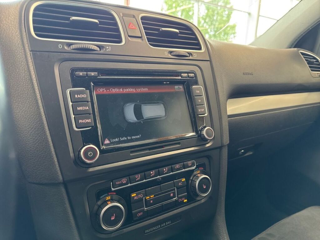 Volkswagen Golf 2009 Valkoinen