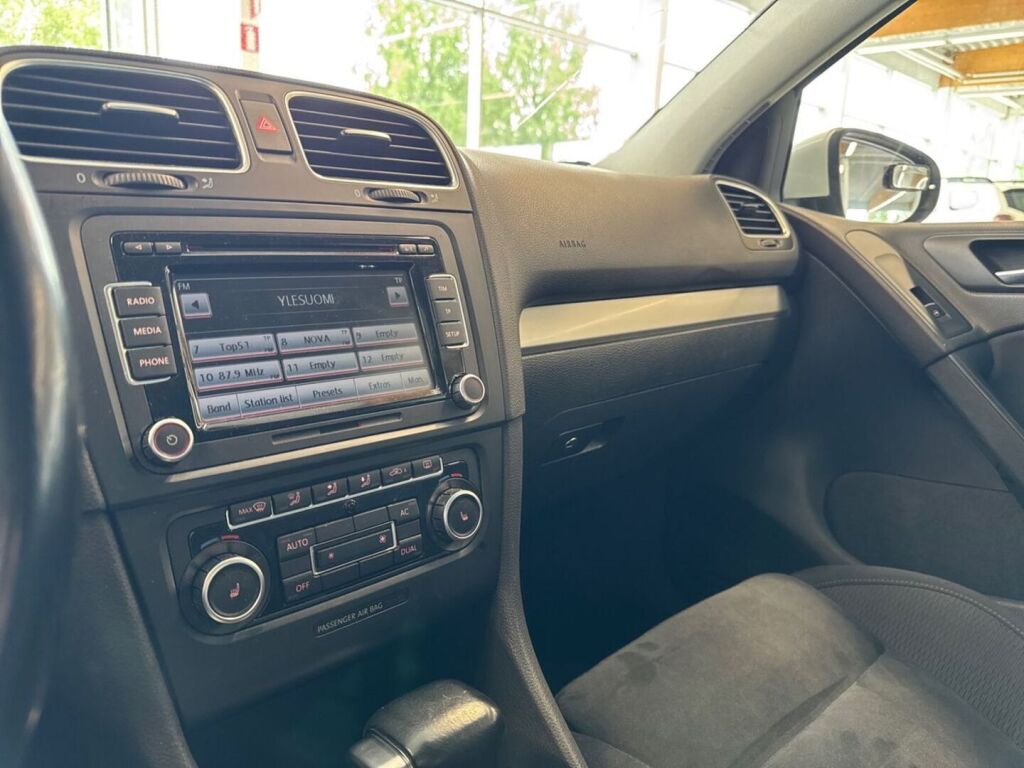 Volkswagen Golf 2009 Valkoinen