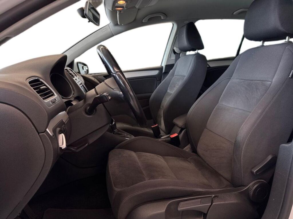 Volkswagen Golf 2009 Valkoinen