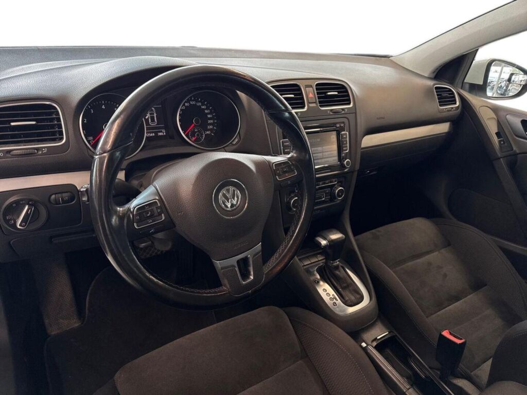 Volkswagen Golf 2009 Valkoinen