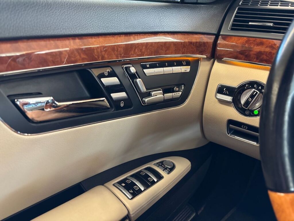 Mercedes-Benz S 2009 Musta