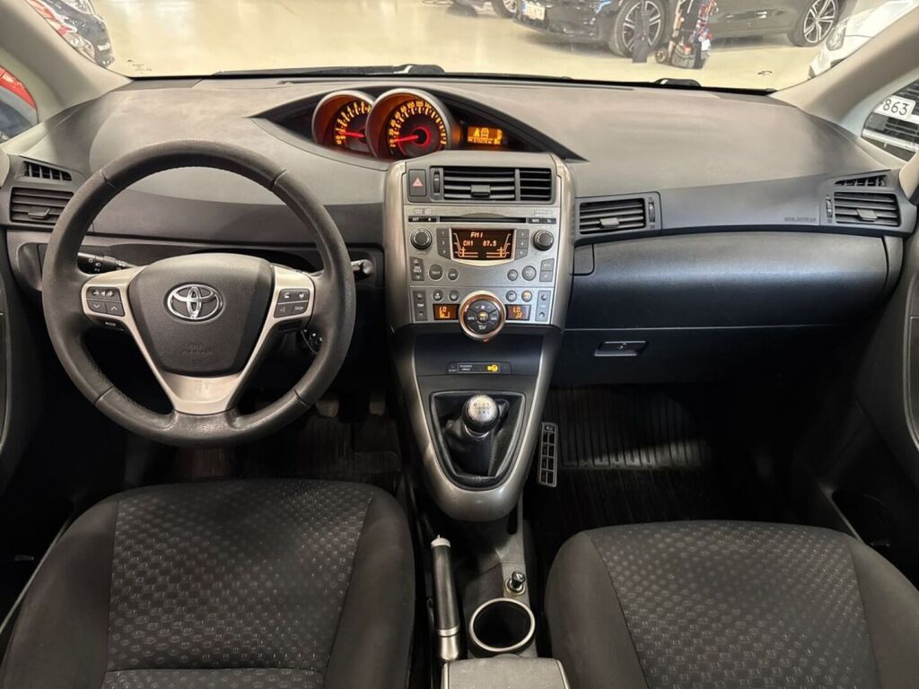 Toyota Verso 2010 Hopea