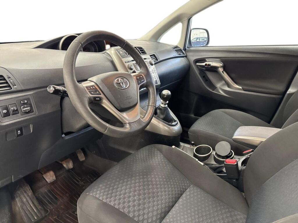 Toyota Verso 2010 Hopea