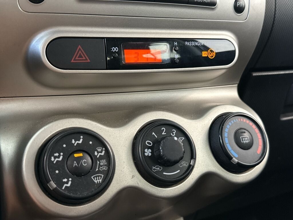 Toyota Urban Cruiser 2011 Violetti