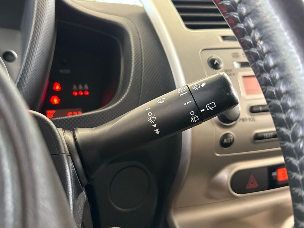 Toyota Urban Cruiser 2011 Violetti