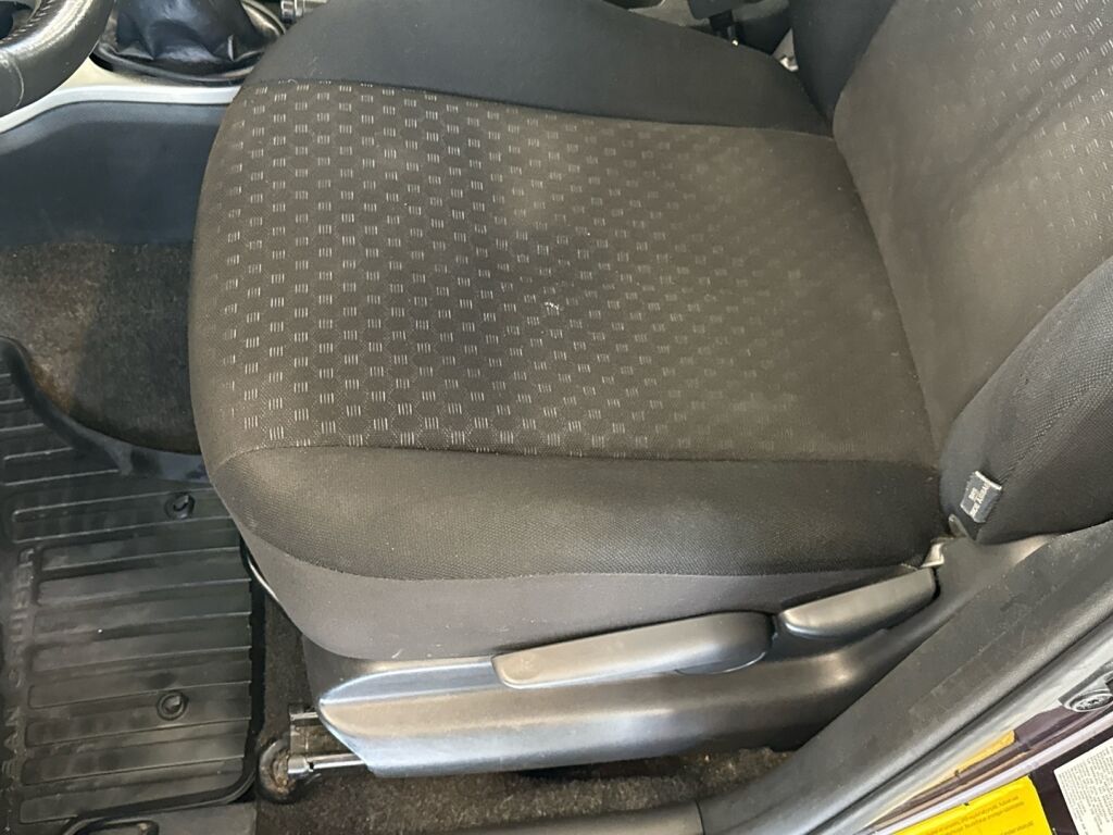 Toyota Urban Cruiser 2011 Violetti