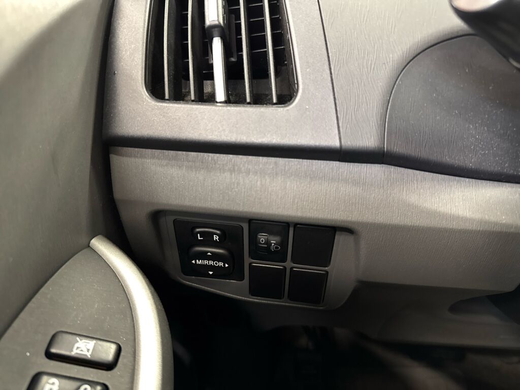 Toyota Prius 2011 Hopea