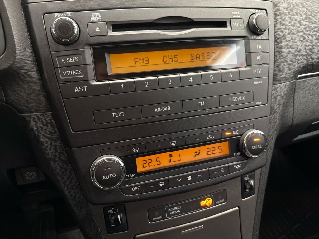 Toyota Avensis 2011 Hopea