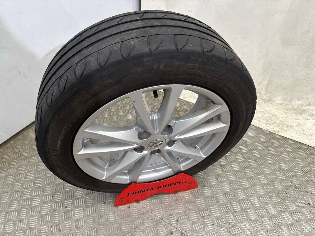 Toyota Avensis 2011 Hopea