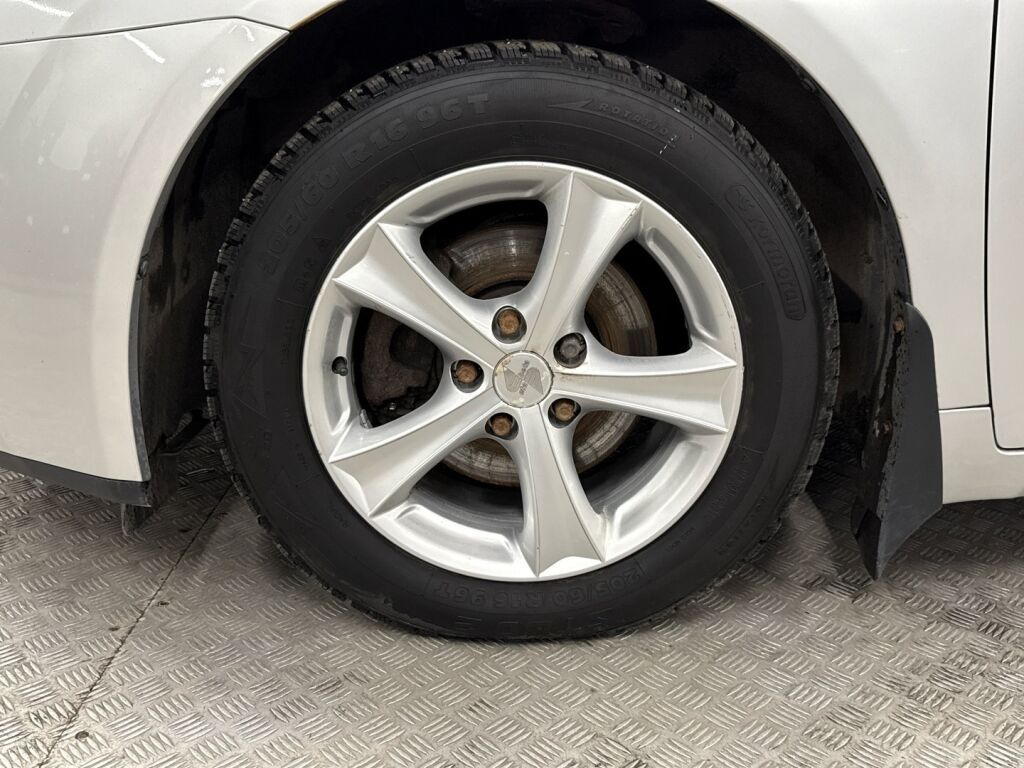 Toyota Avensis 2011 Hopea