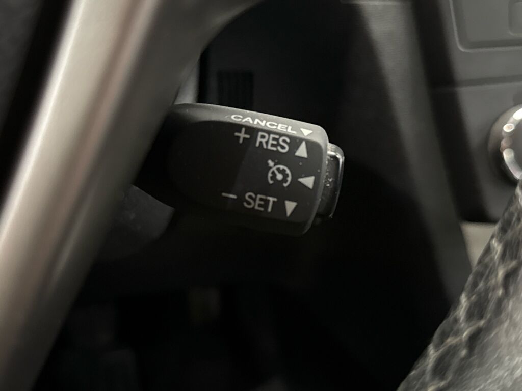 Toyota Avensis 2011 Hopea