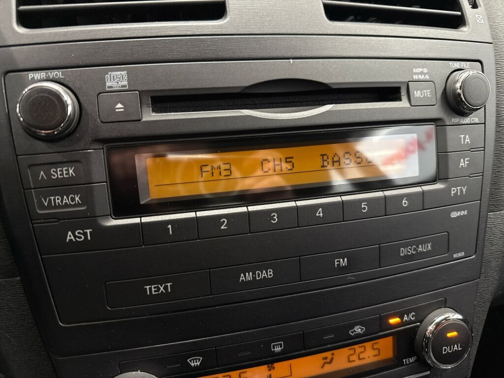 Toyota Avensis 2011 Hopea