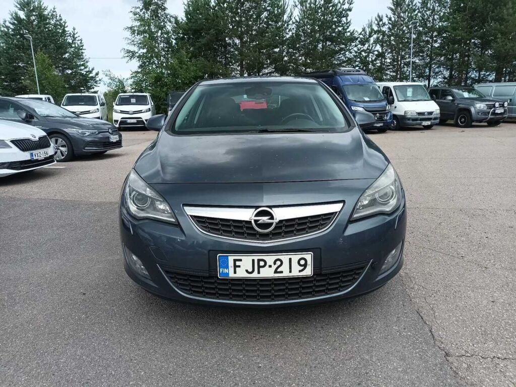 Opel Astra 2010 Violetti