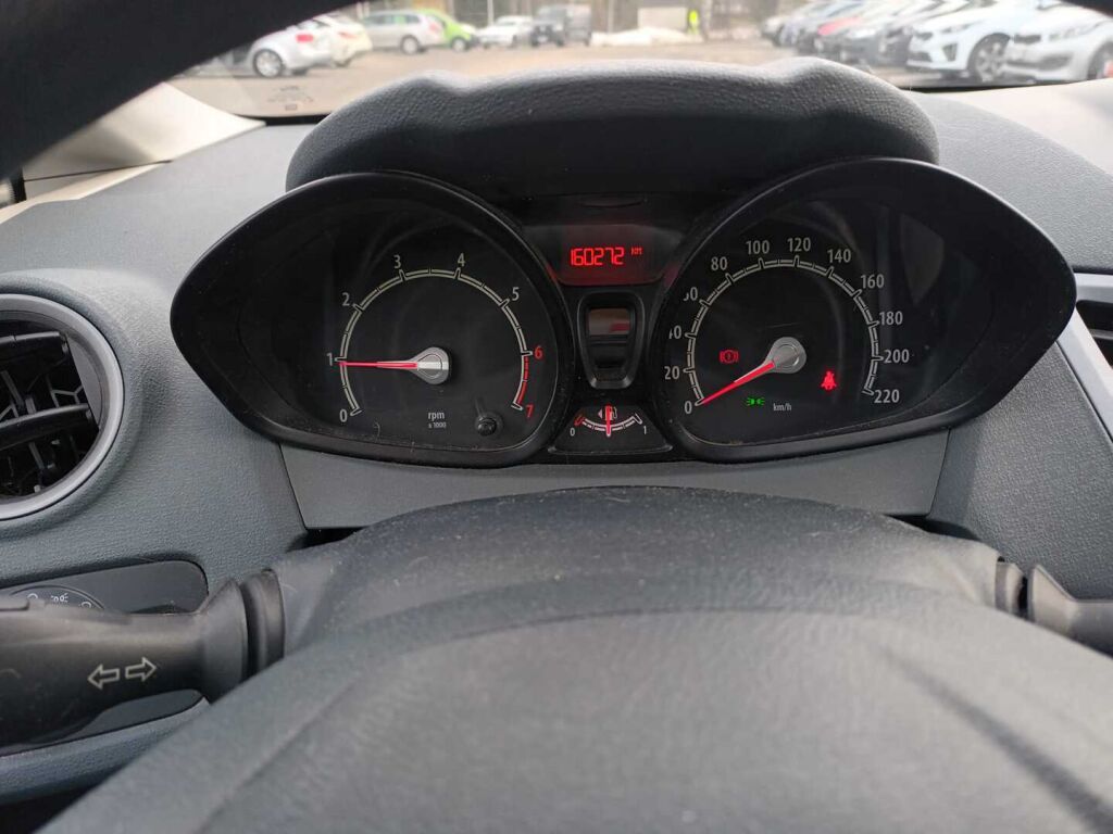 Ford Fiesta 2010 Punainen