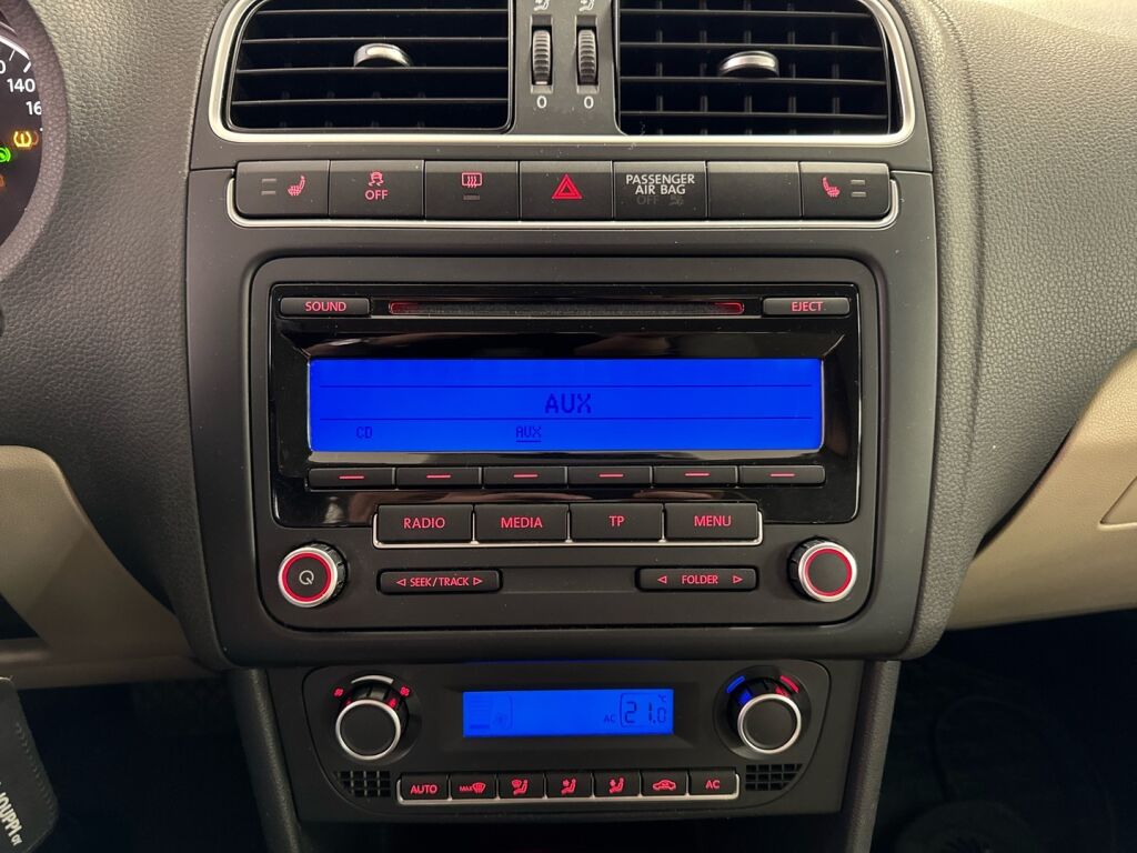 Volkswagen Polo 2010 Valkoinen