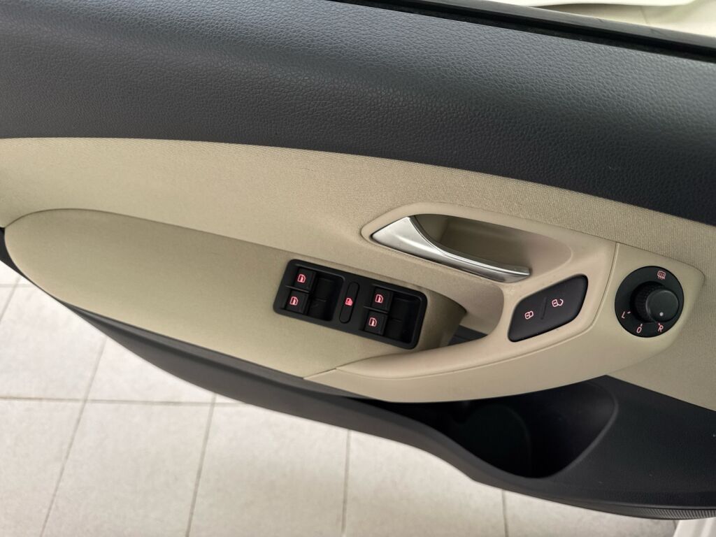 Volkswagen Polo 2010 Valkoinen