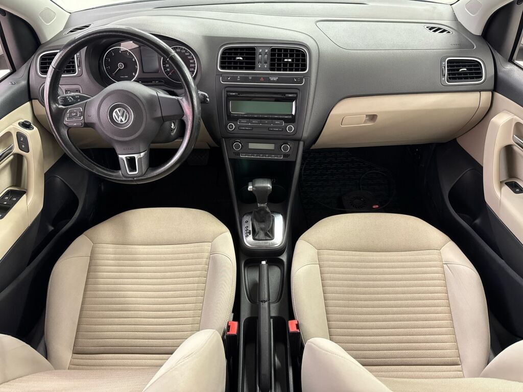 Volkswagen Polo 2010 Valkoinen