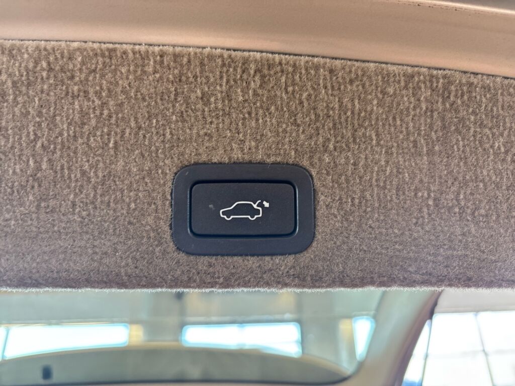Volvo XC60 2010 Ruskea (beige)