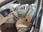 Volvo XC60 2010 Ruskea (beige)