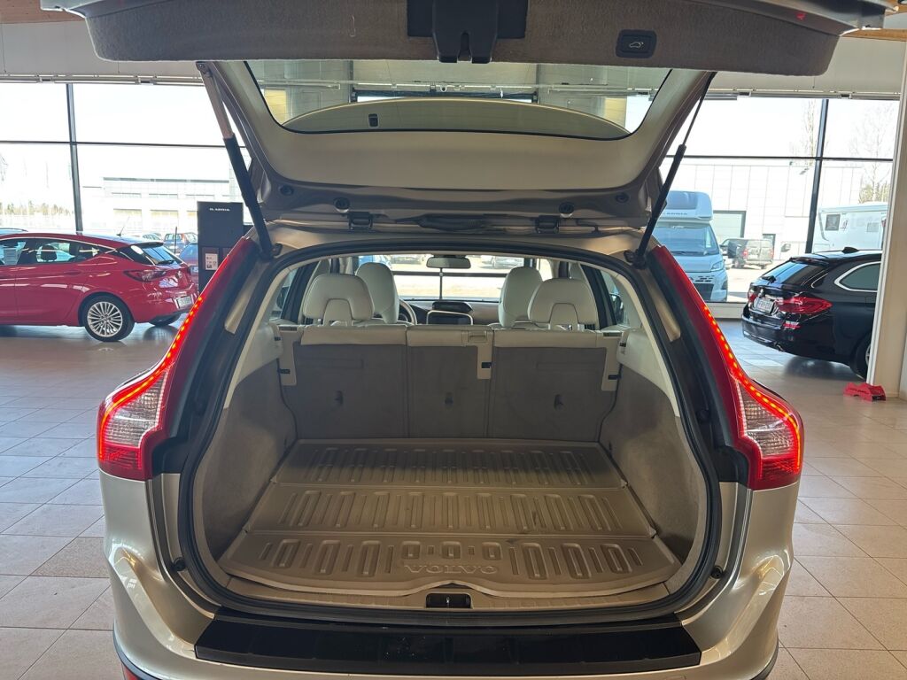 Volvo XC60 2010 Ruskea (beige)