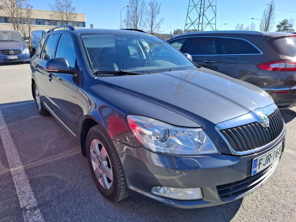 Skoda Octavia 2010 Harmaa