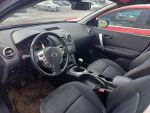 Nissan Qashqai 2010 Punainen