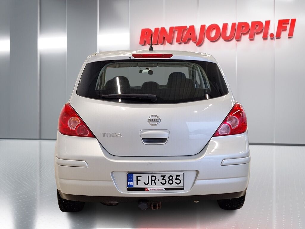 Nissan Tiida 2010 Hopea