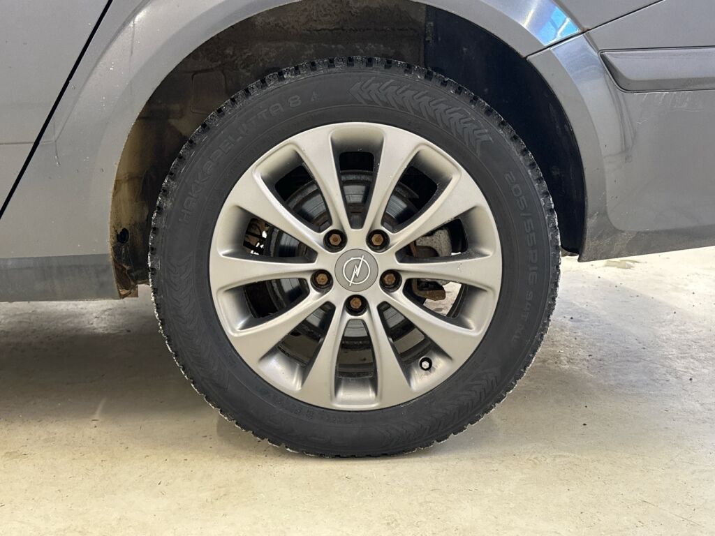 Opel Astra 2010 Harmaa
