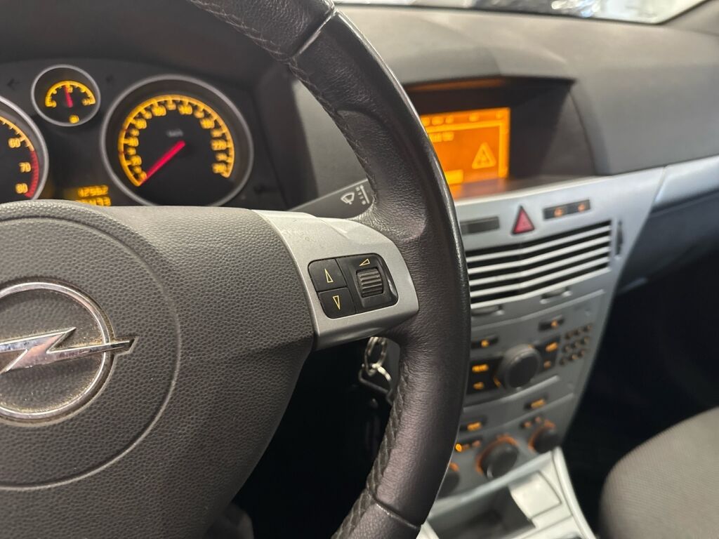 Opel Astra 2010 Harmaa