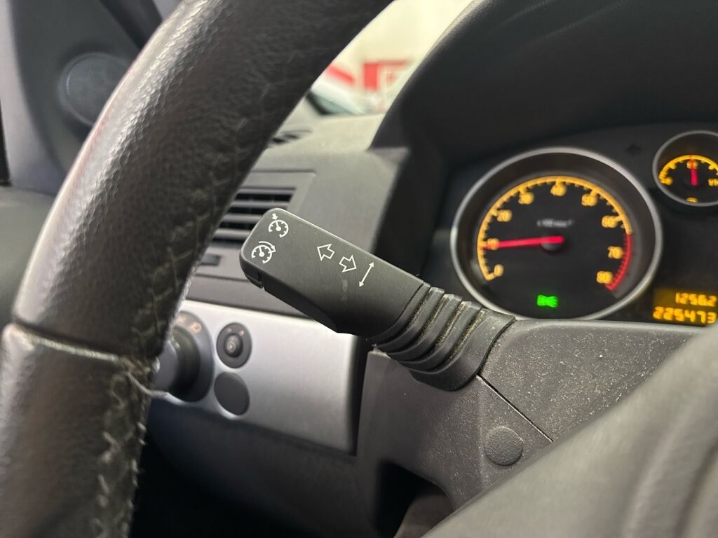 Opel Astra 2010 Harmaa