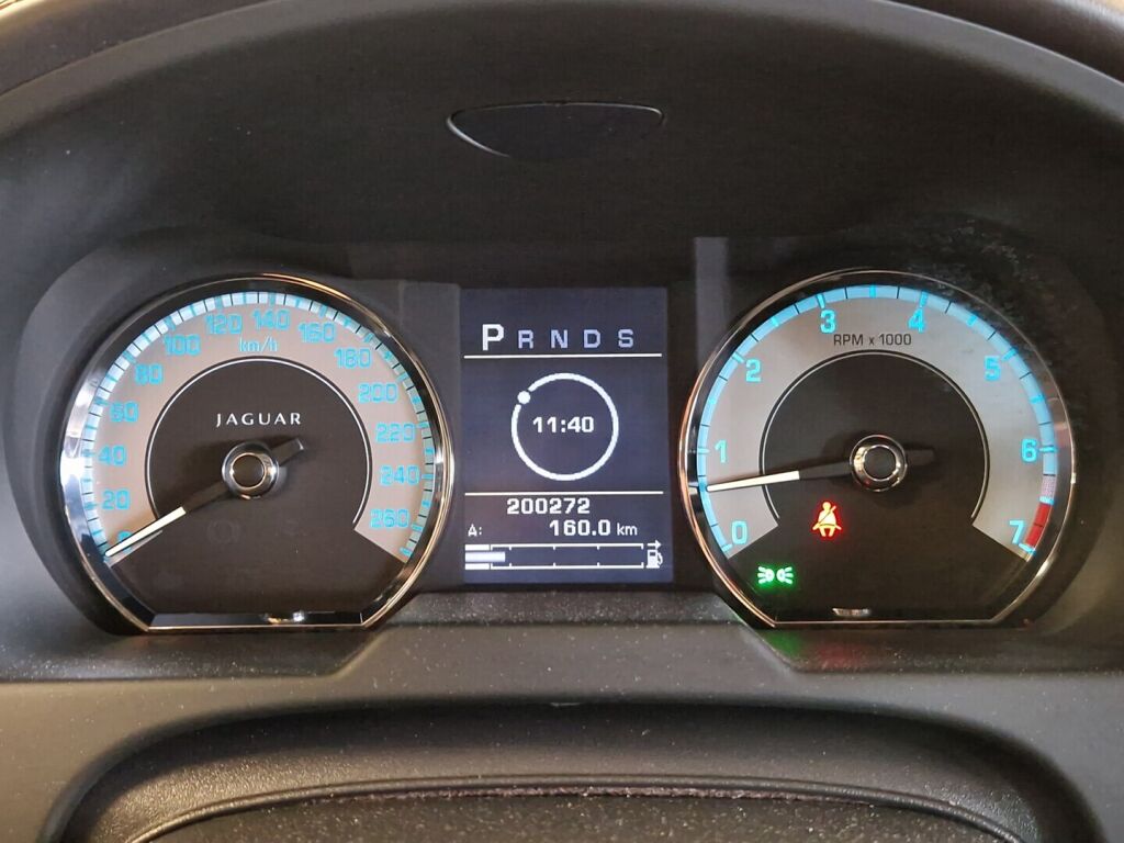 Jaguar XF 2010 Musta