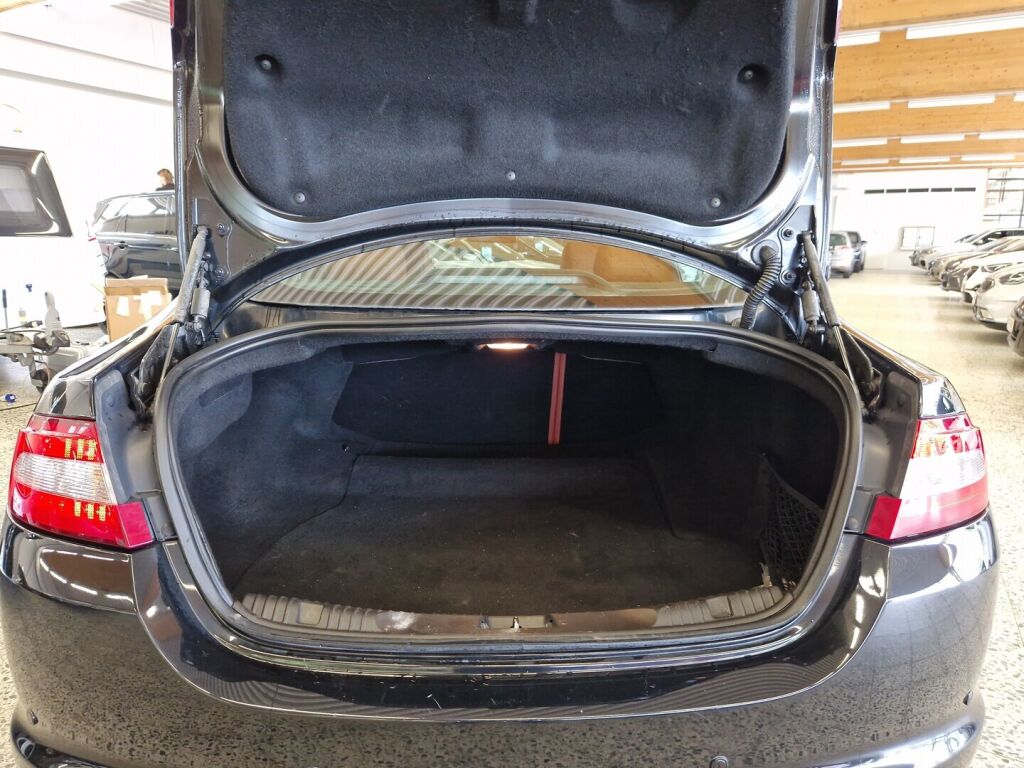 Jaguar XF 2010 Musta