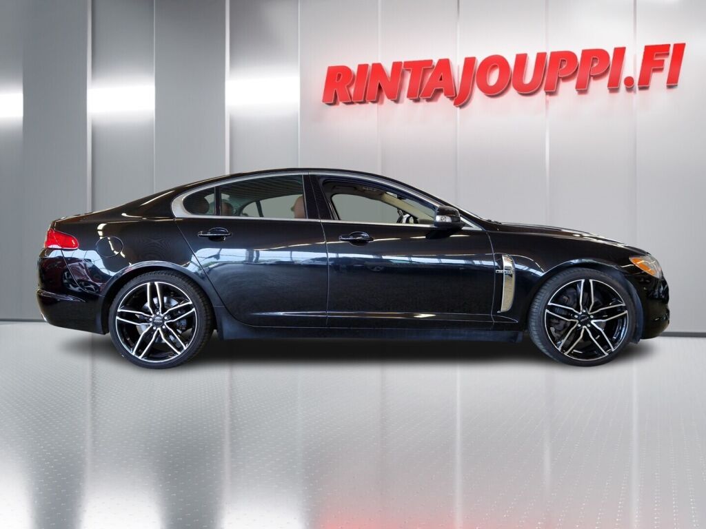 Jaguar XF 2010 Musta
